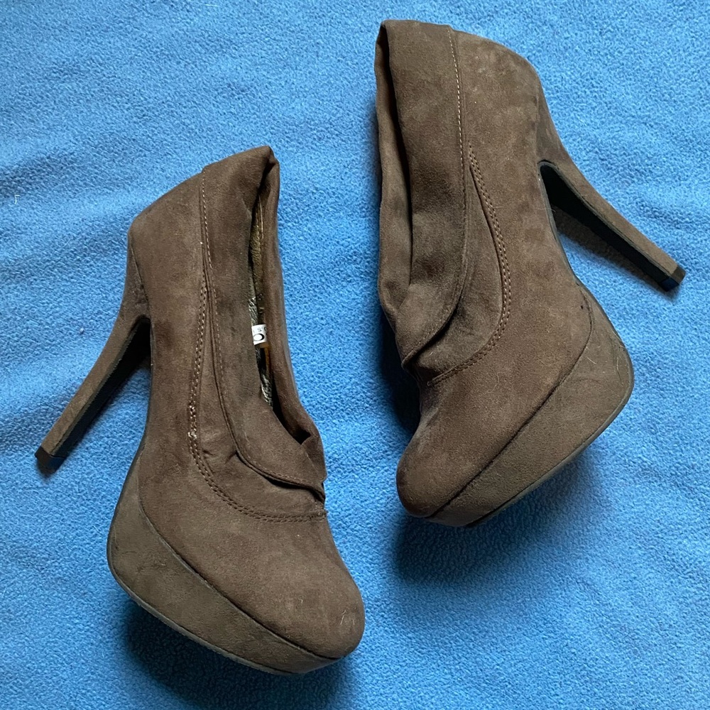 Mossimo Brown Suede Heels